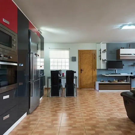 Daire Salinas House *
